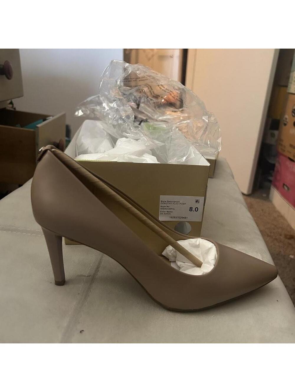 Michael Michael Kors Dark Khaki Dorthy Flex pump with 3 1/2 inch heels. Size 8